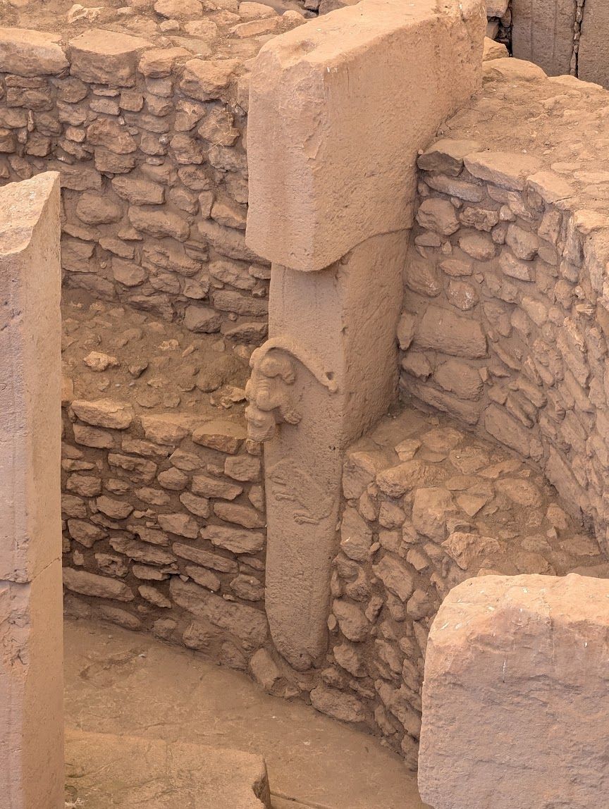 Pilier sculpté de Göbekli Tepe